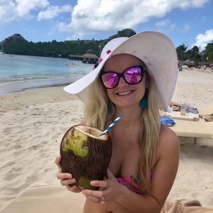 Meet your Posher, Suzanne